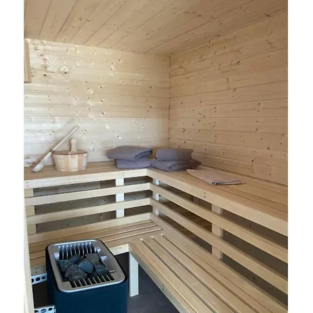 Spacious With Balcony Apartment *