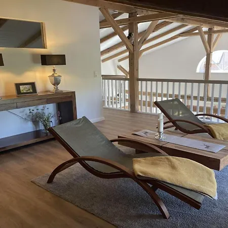 Apartment Spacious With Balcony